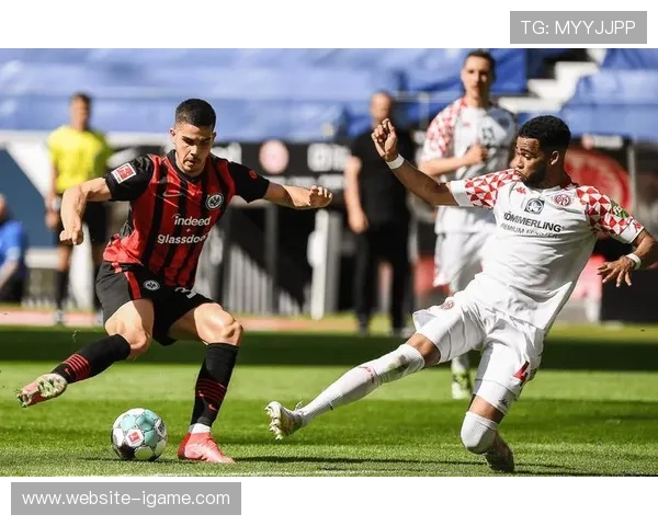 德甲欧战席位竞争激烈，莱比锡、法兰克福等七队陷入混战